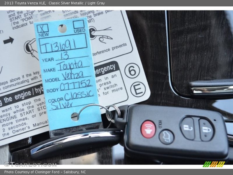 Classic Silver Metallic / Light Gray 2013 Toyota Venza XLE