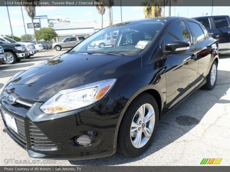 Tuxedo Black / Charcoal Black 2014 Ford Focus SE Sedan