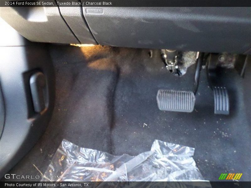 Tuxedo Black / Charcoal Black 2014 Ford Focus SE Sedan