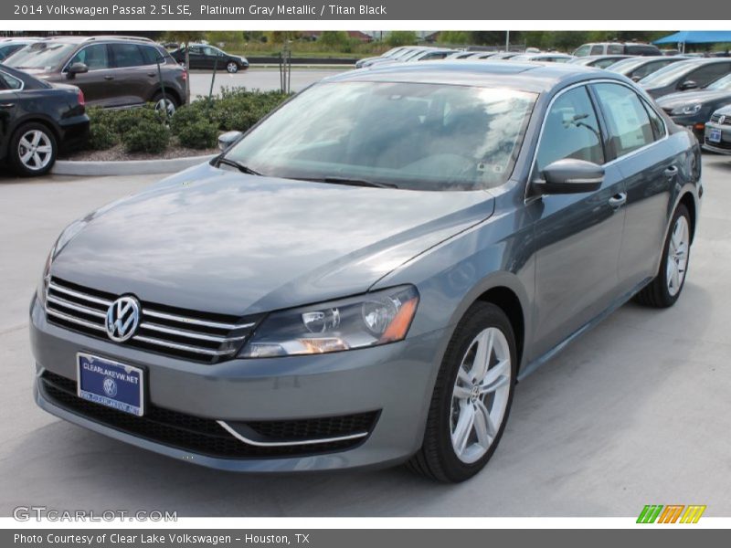 Platinum Gray Metallic / Titan Black 2014 Volkswagen Passat 2.5L SE