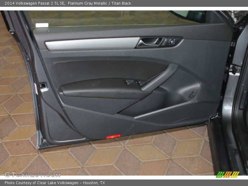 Platinum Gray Metallic / Titan Black 2014 Volkswagen Passat 2.5L SE