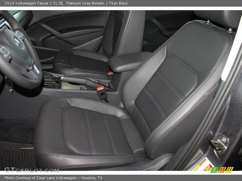 Platinum Gray Metallic / Titan Black 2014 Volkswagen Passat 2.5L SE