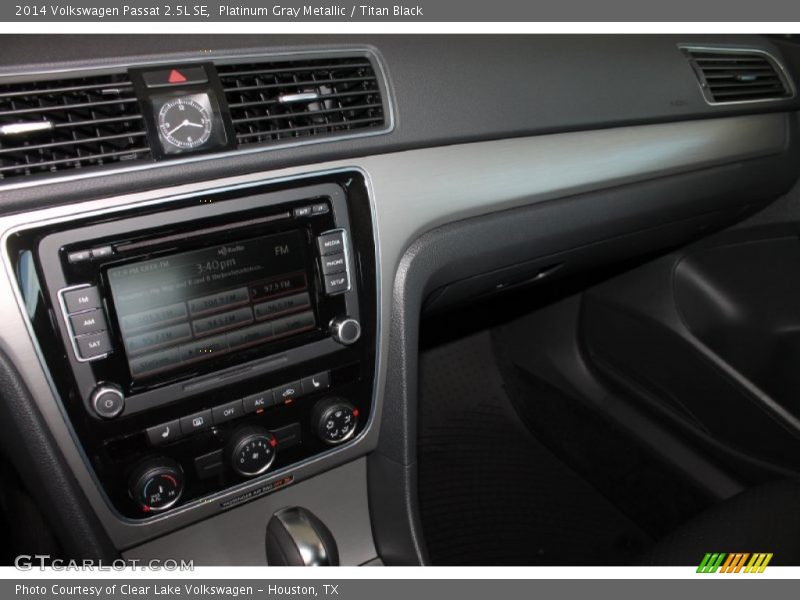 Platinum Gray Metallic / Titan Black 2014 Volkswagen Passat 2.5L SE
