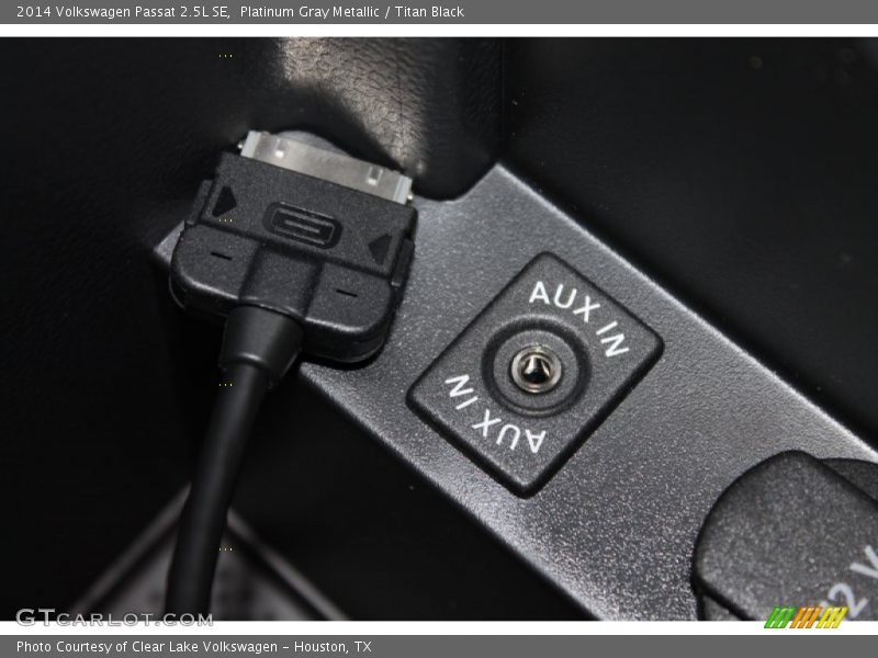 Platinum Gray Metallic / Titan Black 2014 Volkswagen Passat 2.5L SE