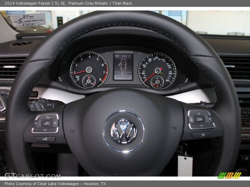 Platinum Gray Metallic / Titan Black 2014 Volkswagen Passat 2.5L SE
