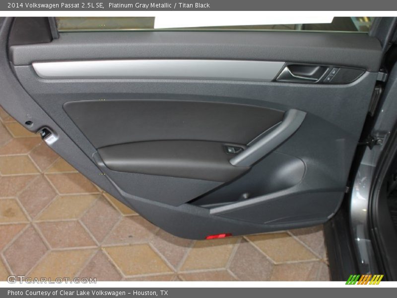 Platinum Gray Metallic / Titan Black 2014 Volkswagen Passat 2.5L SE