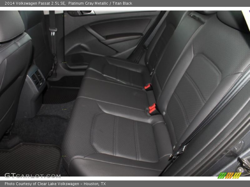 Platinum Gray Metallic / Titan Black 2014 Volkswagen Passat 2.5L SE