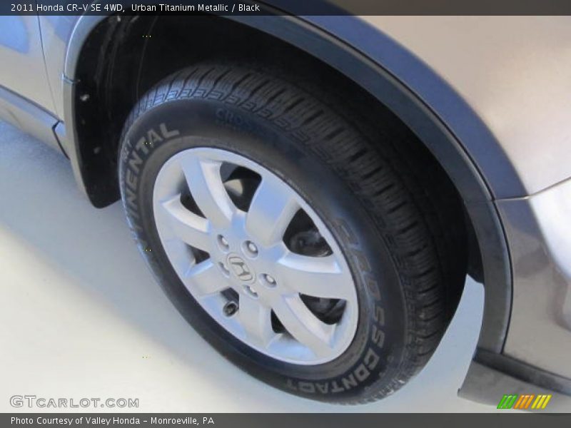 Urban Titanium Metallic / Black 2011 Honda CR-V SE 4WD