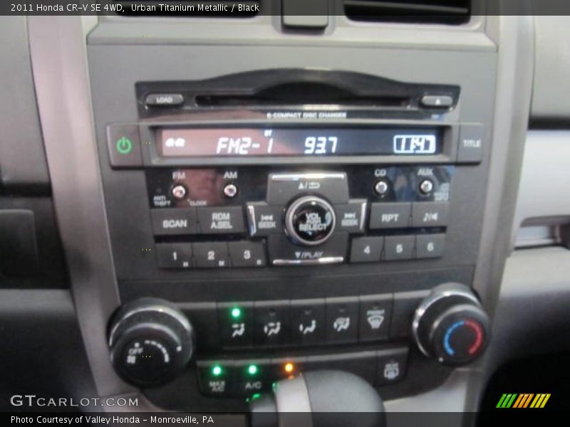 Urban Titanium Metallic / Black 2011 Honda CR-V SE 4WD