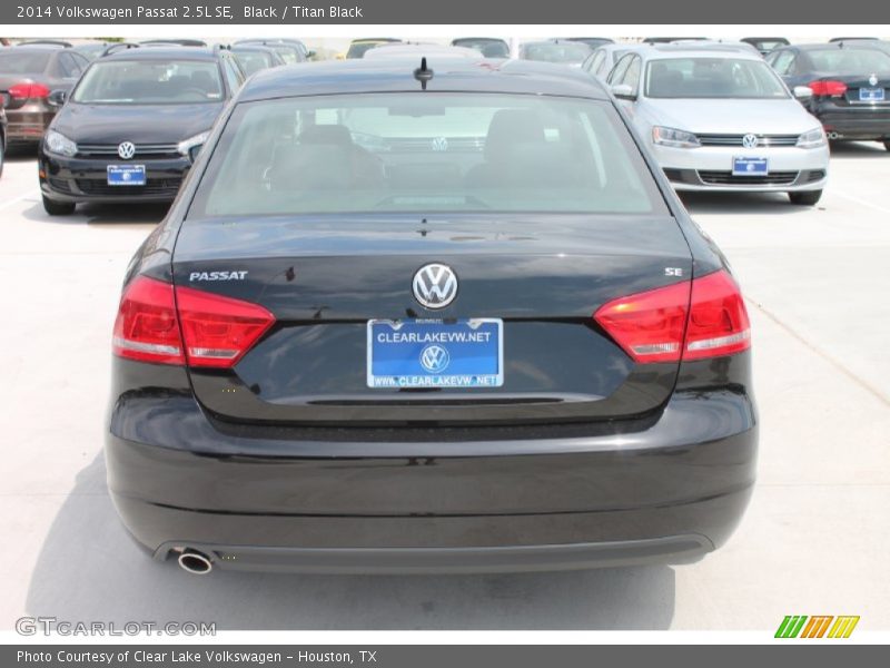 Black / Titan Black 2014 Volkswagen Passat 2.5L SE