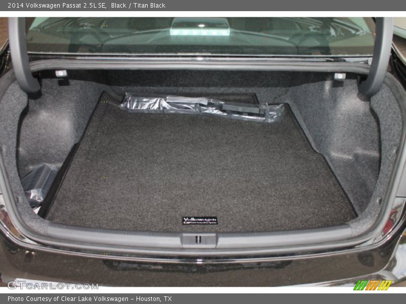 Black / Titan Black 2014 Volkswagen Passat 2.5L SE