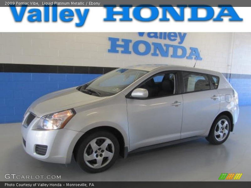 Liquid Platinum Metallic / Ebony 2009 Pontiac Vibe