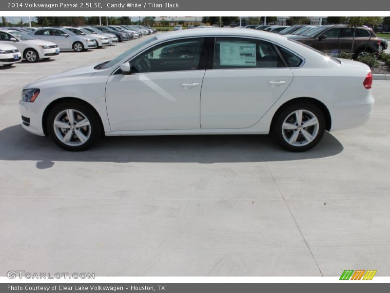 Candy White / Titan Black 2014 Volkswagen Passat 2.5L SE