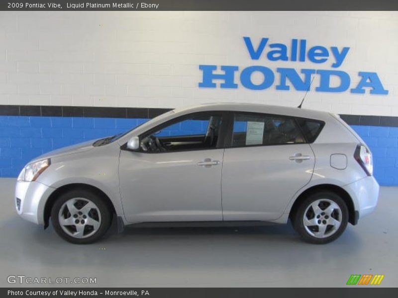 Liquid Platinum Metallic / Ebony 2009 Pontiac Vibe