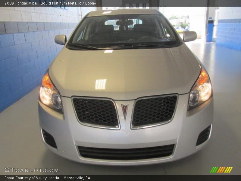 Liquid Platinum Metallic / Ebony 2009 Pontiac Vibe