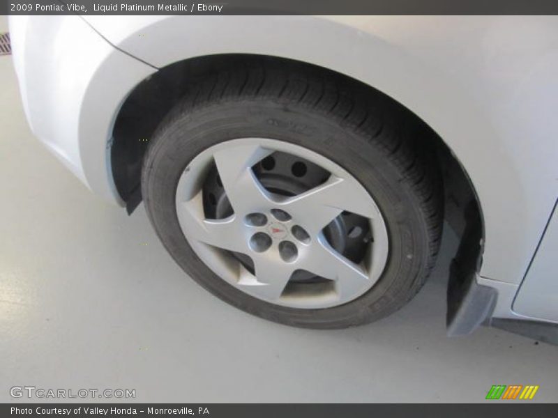Liquid Platinum Metallic / Ebony 2009 Pontiac Vibe
