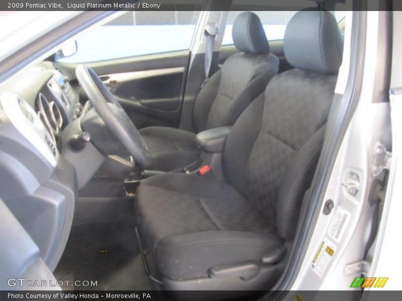 Liquid Platinum Metallic / Ebony 2009 Pontiac Vibe