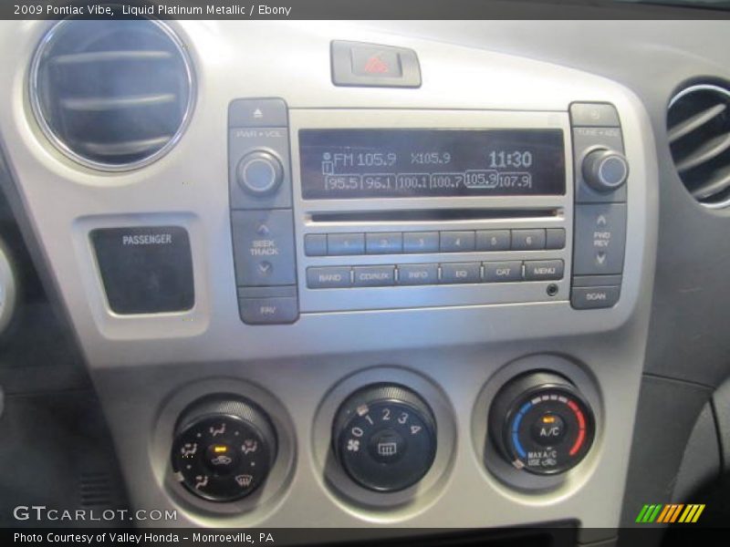 Liquid Platinum Metallic / Ebony 2009 Pontiac Vibe