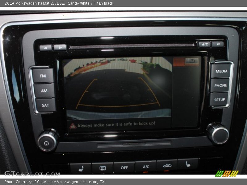 Candy White / Titan Black 2014 Volkswagen Passat 2.5L SE