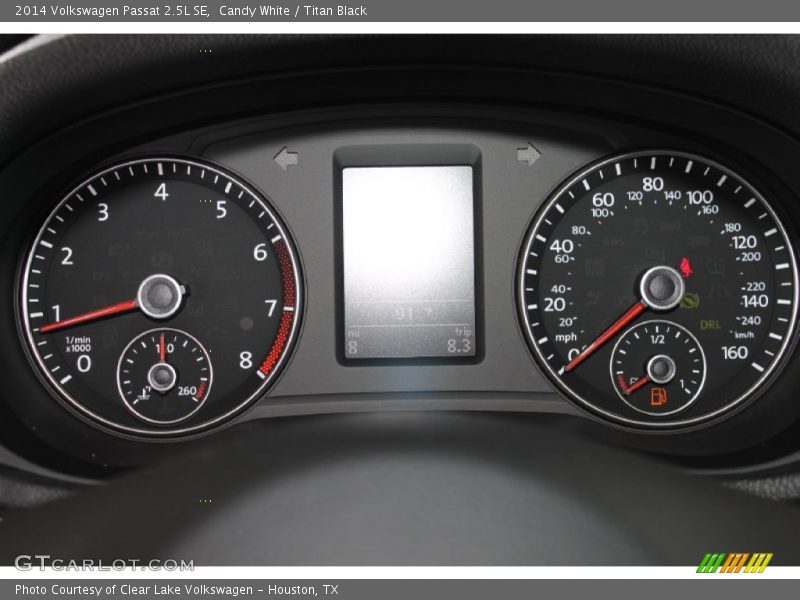 Candy White / Titan Black 2014 Volkswagen Passat 2.5L SE