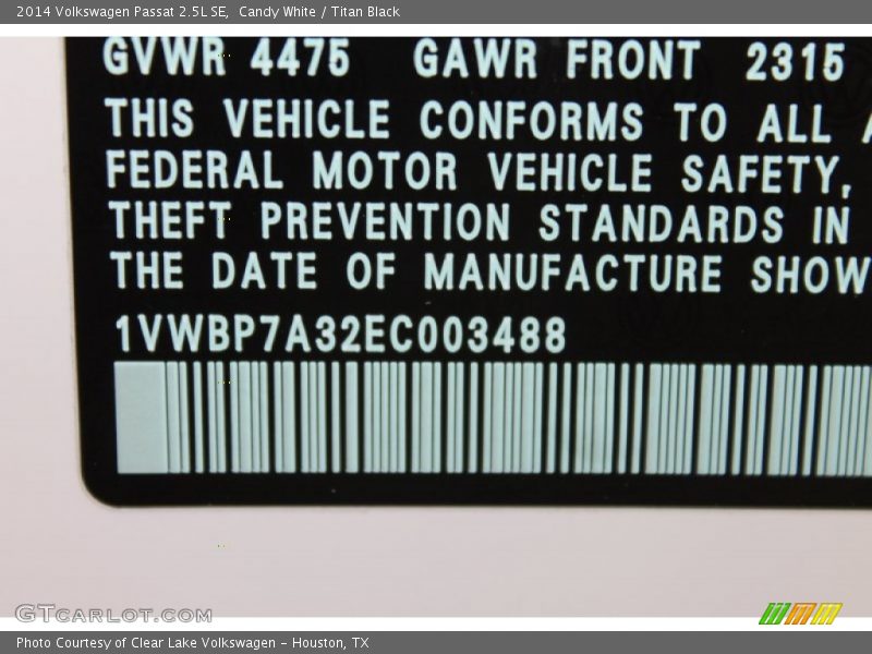 Candy White / Titan Black 2014 Volkswagen Passat 2.5L SE