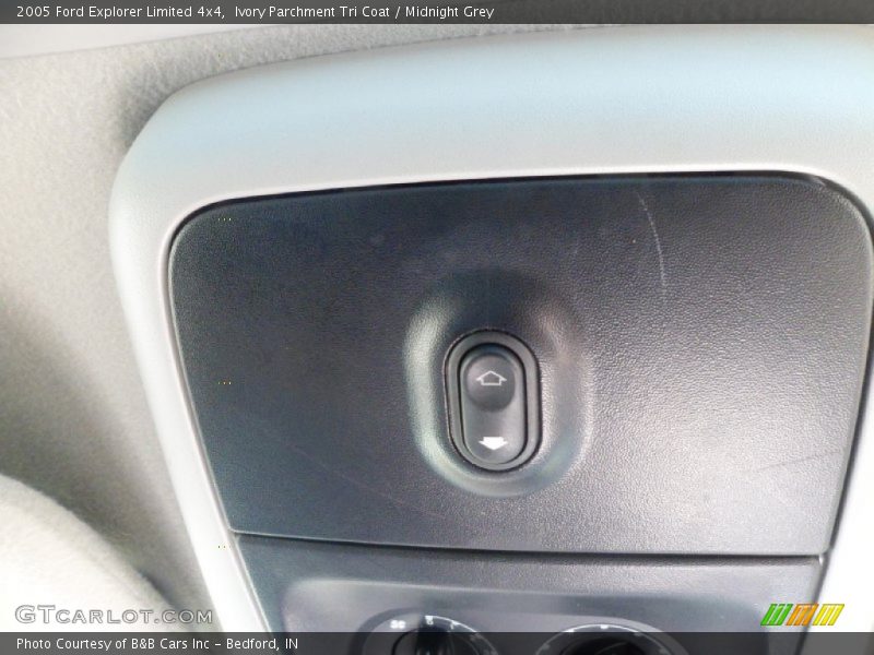 Ivory Parchment Tri Coat / Midnight Grey 2005 Ford Explorer Limited 4x4