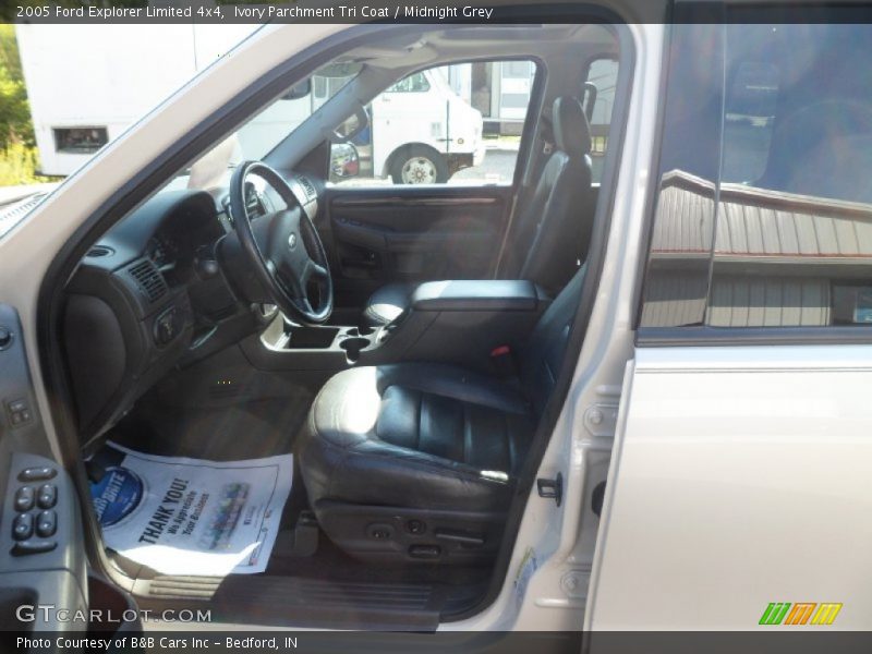 Ivory Parchment Tri Coat / Midnight Grey 2005 Ford Explorer Limited 4x4