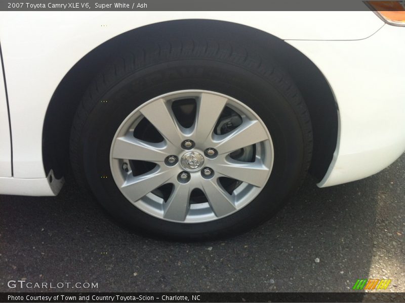 Super White / Ash 2007 Toyota Camry XLE V6