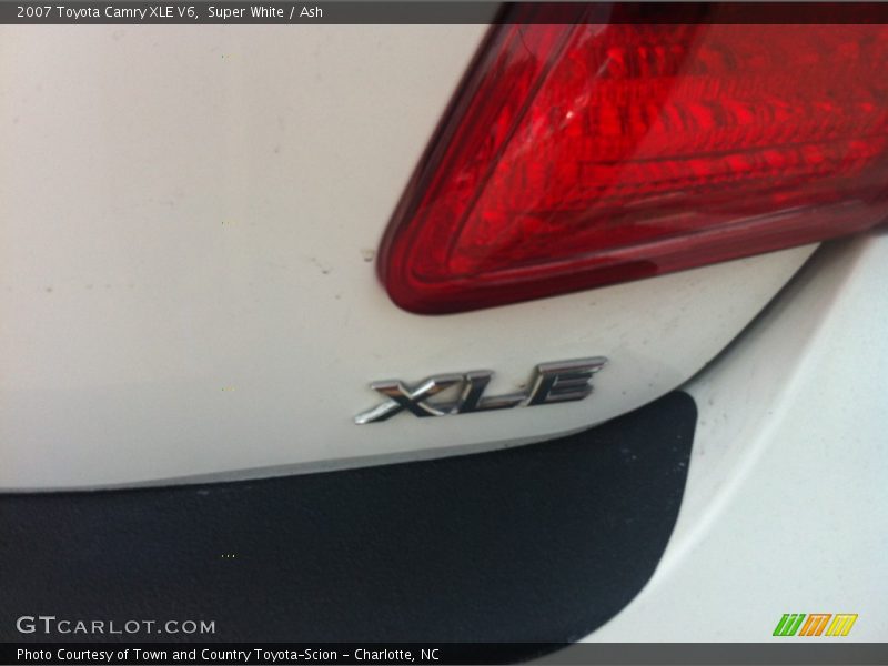 Super White / Ash 2007 Toyota Camry XLE V6