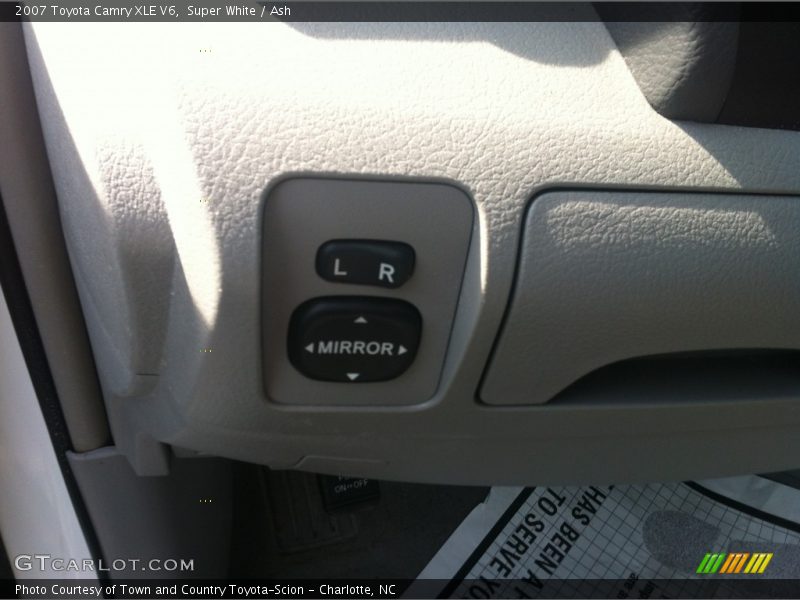 Super White / Ash 2007 Toyota Camry XLE V6
