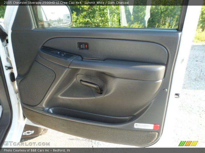 Summit White / Dark Charcoal 2005 Chevrolet Silverado 2500HD LS Crew Cab 4x4