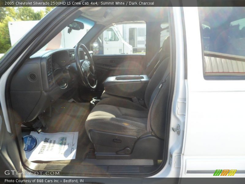 Summit White / Dark Charcoal 2005 Chevrolet Silverado 2500HD LS Crew Cab 4x4