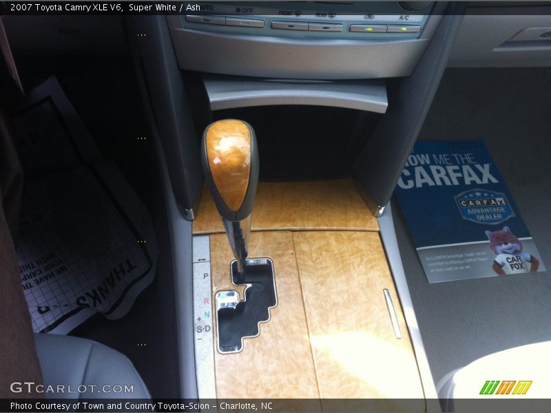 Super White / Ash 2007 Toyota Camry XLE V6