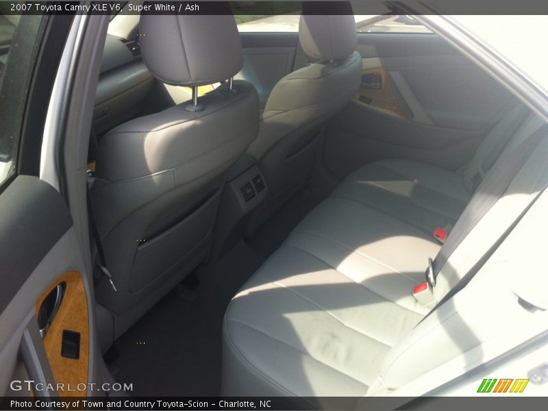 Super White / Ash 2007 Toyota Camry XLE V6