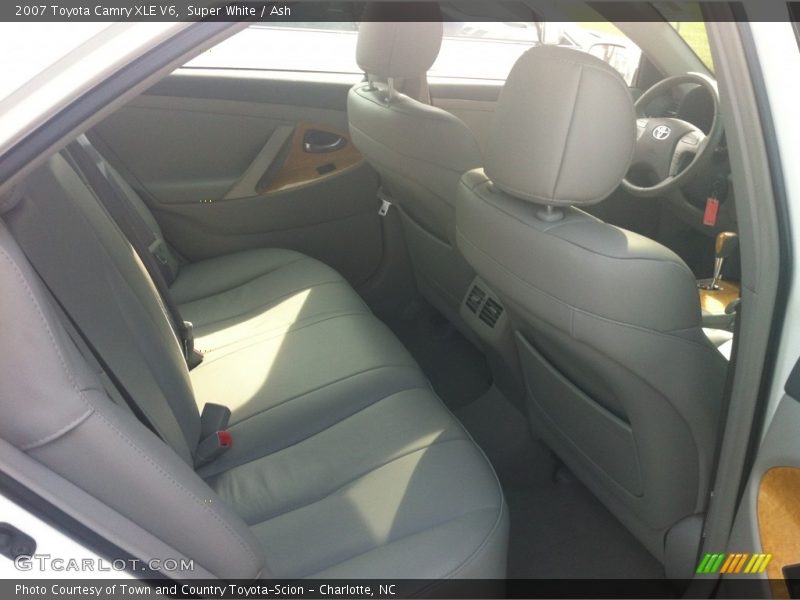Super White / Ash 2007 Toyota Camry XLE V6