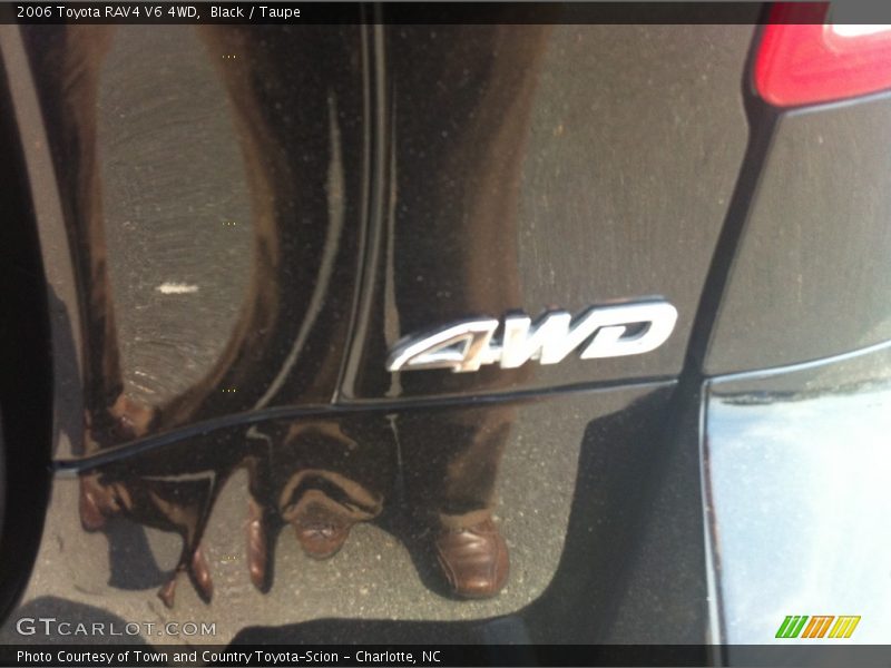Black / Taupe 2006 Toyota RAV4 V6 4WD