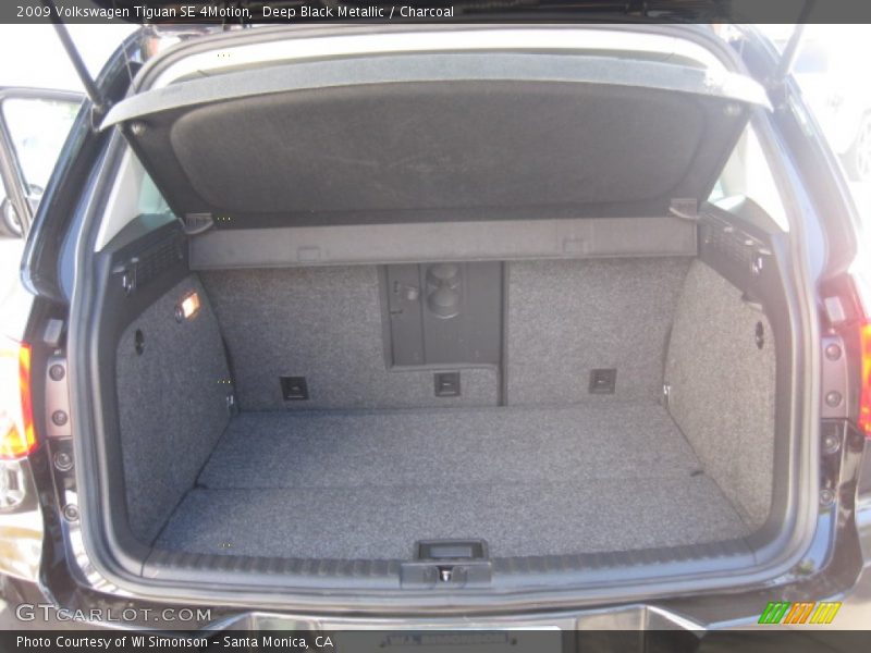 Deep Black Metallic / Charcoal 2009 Volkswagen Tiguan SE 4Motion