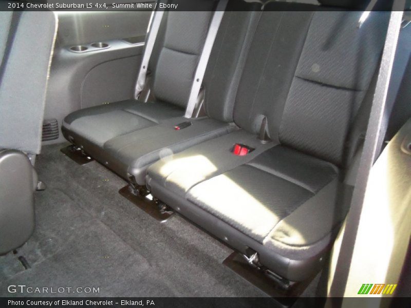 Summit White / Ebony 2014 Chevrolet Suburban LS 4x4