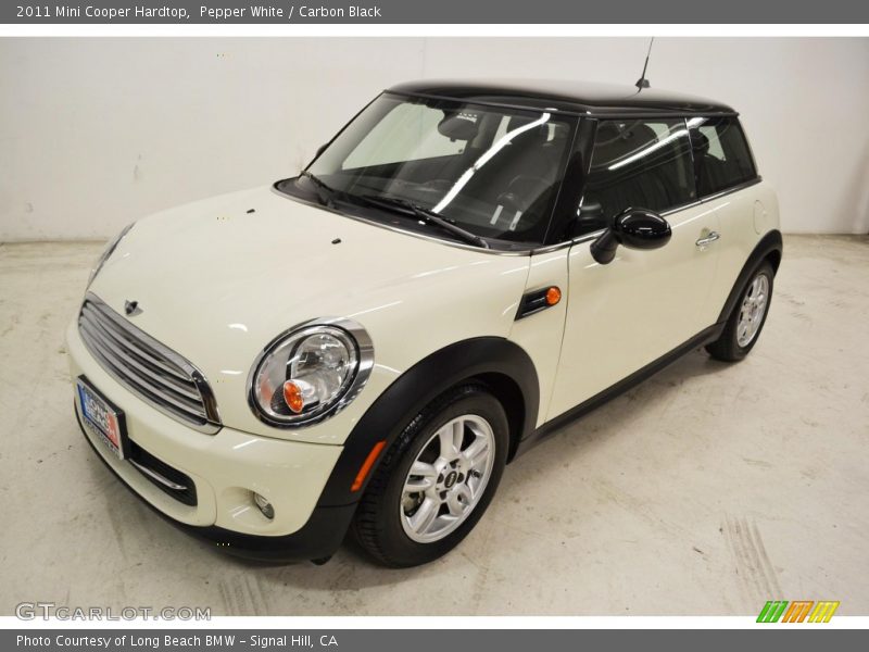Pepper White / Carbon Black 2011 Mini Cooper Hardtop