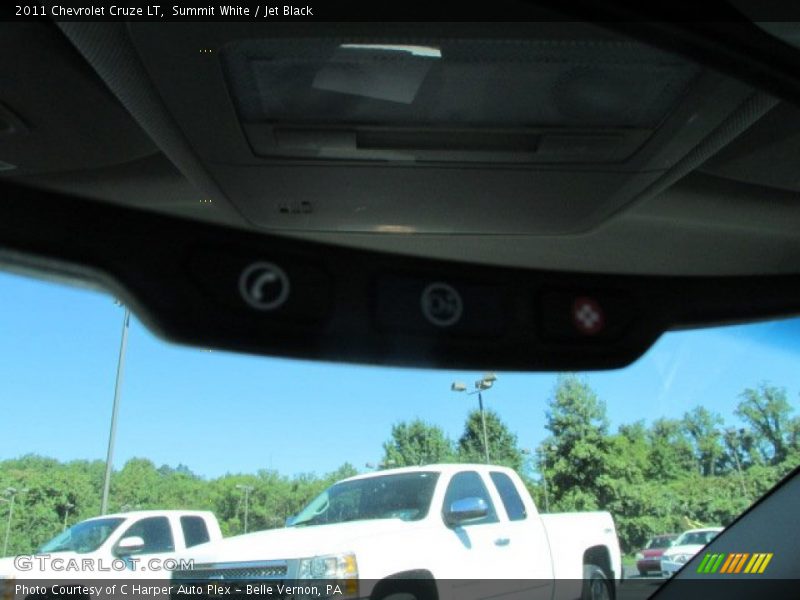Summit White / Jet Black 2011 Chevrolet Cruze LT