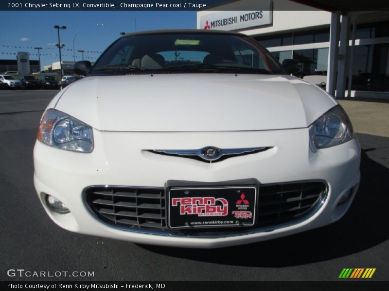 Champagne Pearlcoat / Taupe 2001 Chrysler Sebring LXi Convertible
