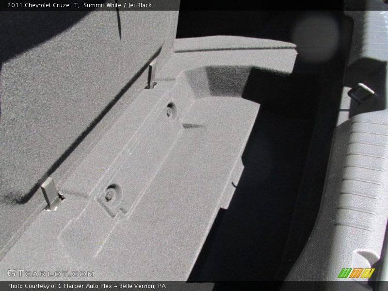 Summit White / Jet Black 2011 Chevrolet Cruze LT