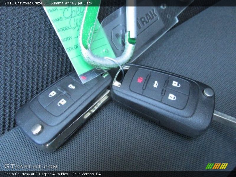 Summit White / Jet Black 2011 Chevrolet Cruze LT