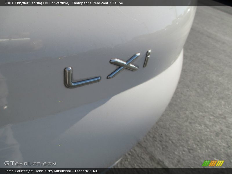Champagne Pearlcoat / Taupe 2001 Chrysler Sebring LXi Convertible