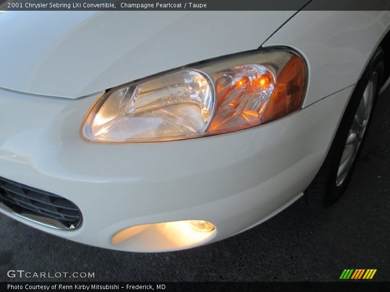 Champagne Pearlcoat / Taupe 2001 Chrysler Sebring LXi Convertible