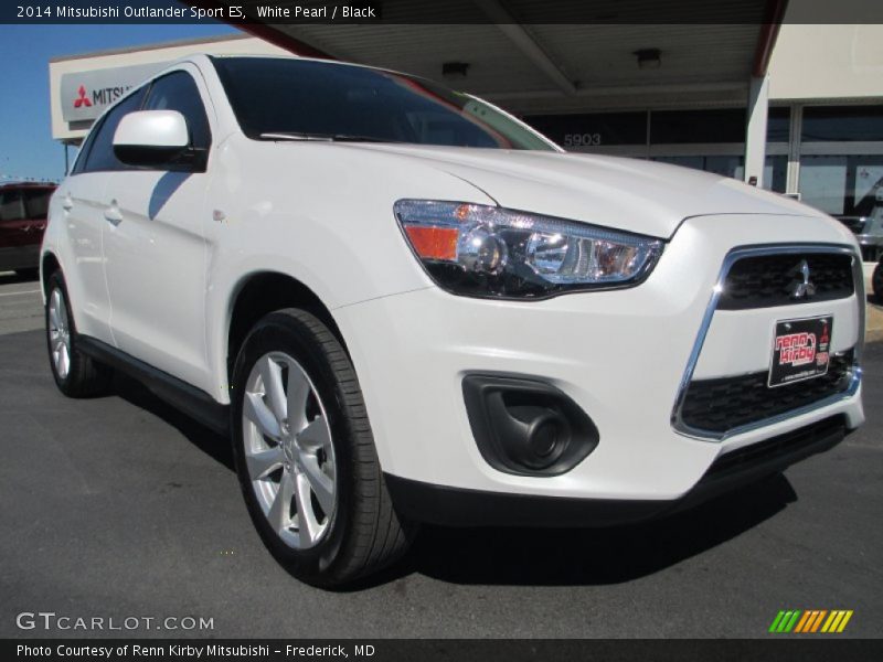 White Pearl / Black 2014 Mitsubishi Outlander Sport ES