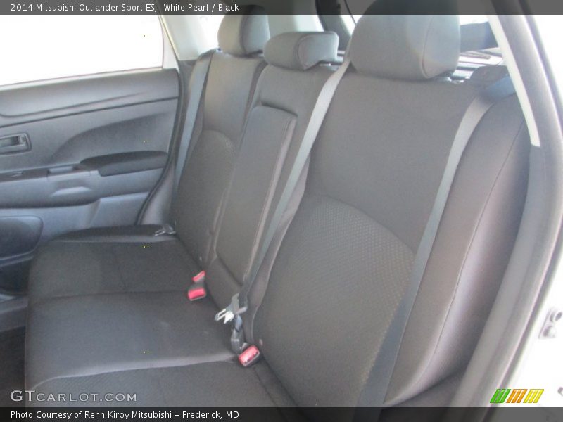 White Pearl / Black 2014 Mitsubishi Outlander Sport ES