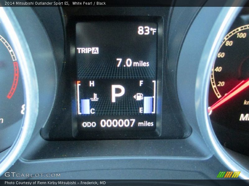 White Pearl / Black 2014 Mitsubishi Outlander Sport ES