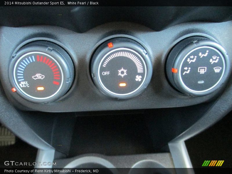 White Pearl / Black 2014 Mitsubishi Outlander Sport ES