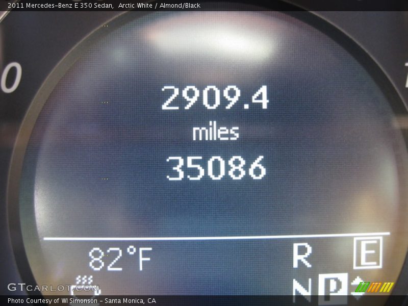 Arctic White / Almond/Black 2011 Mercedes-Benz E 350 Sedan